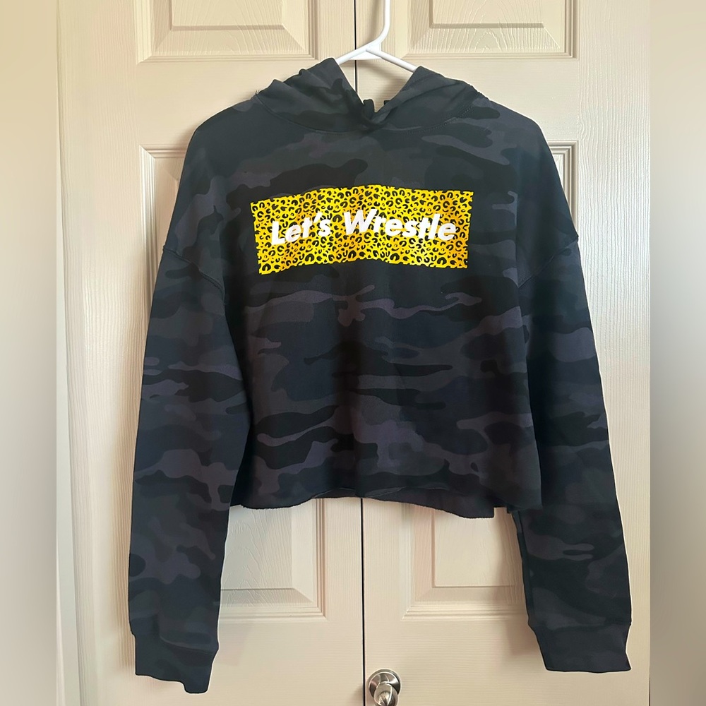 NWT - Women’s Cropped Sweater